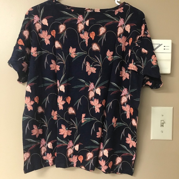 COPY - Loft M Floral Ruffle Sleeve Linen Tee MSRP… - Picture 3 of 5